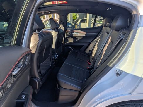 Used 2023 Alfa Romeo Stelvio Estrema image 11