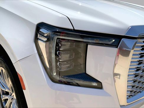 Used 2023 GMC Yukon Denali w/ Advanced Technology Package AWD/4WD image 27