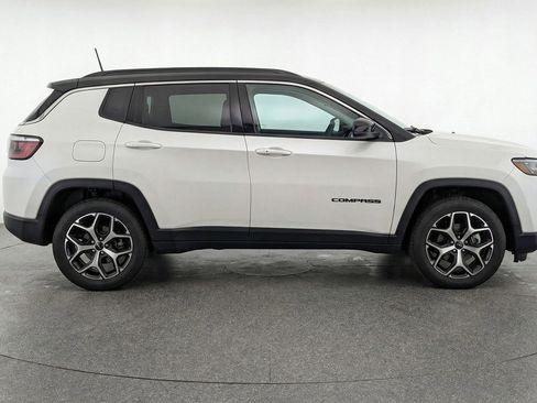 Used 2025 Jeep Compass Limited AWD/4WD image 11
