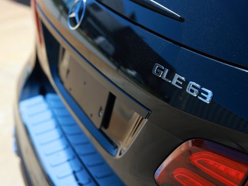 Used 2016 Mercedes-Benz GLE 63 AMG 4MATIC image 60