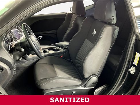 Used 2022 Dodge Challenger R/T Scat Pack w/ Driver Convenience Group RWD image 19
