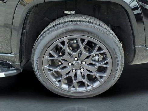 Used 2025 Jeep Grand Cherokee L Summit w/ Obsidian Package image 12