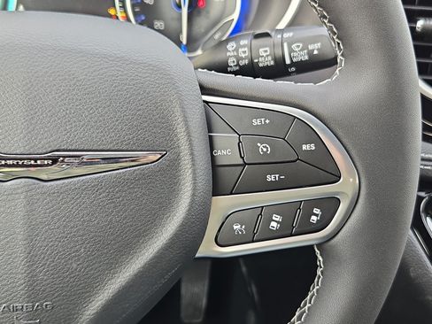New 2026 Chrysler Pacifica Select FWD image 54