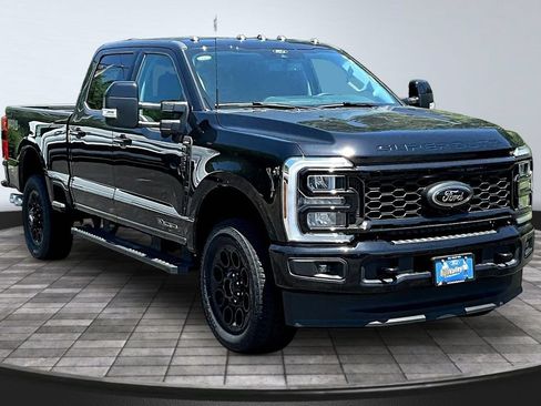 New 2026 Ford F250 Lariat w/ Black Appearance Package AWD/4WD image 1