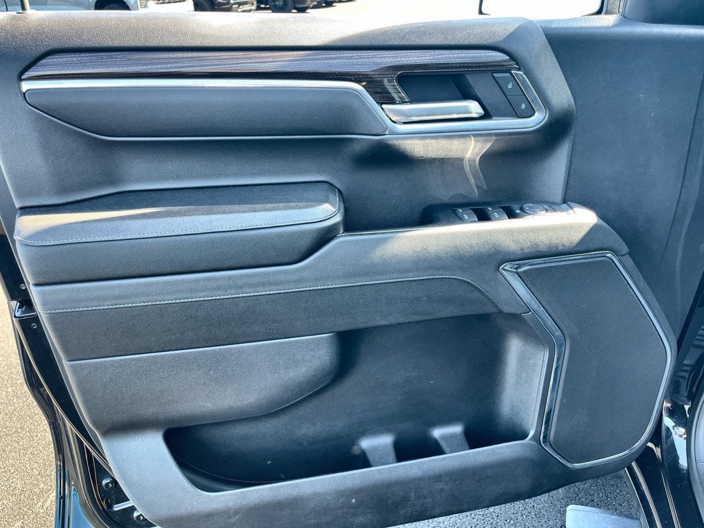 Used 2023 Chevrolet Silverado 1500 RST AWD/4WD image 21