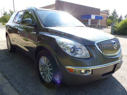 Used 2011 Buick Enclave CXL FWD image 11