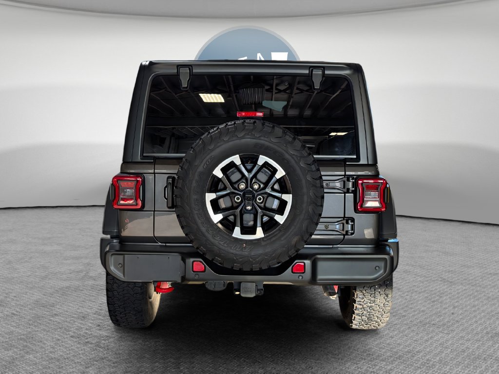 Used 2024 Jeep Wrangler Unlimited Rubicon w/ Technology Group AWD/4WD image 5
