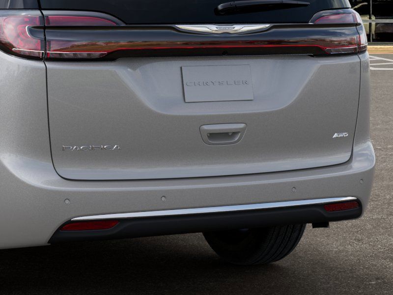 Used 2026 Chrysler Pacifica Select AWD/4WD image 13