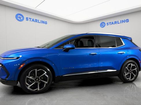 Used 2025 Chevrolet Equinox EV LT w/ Convenience Package image 2