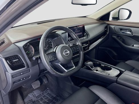 Used 2023 Nissan Rogue SL FWD image 9