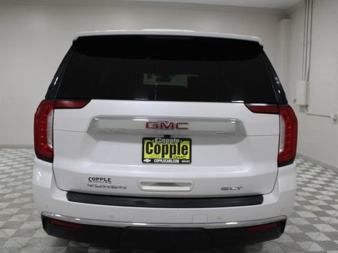 Used 2021 GMC Yukon SLT w/ SLT Premium Package AWD/4WD image 11