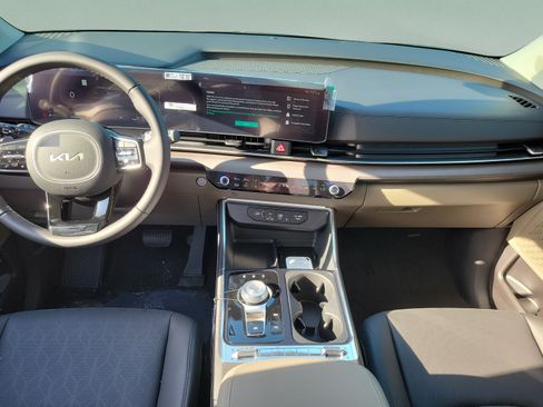 New 2026 Kia Carnival SX FWD image 9