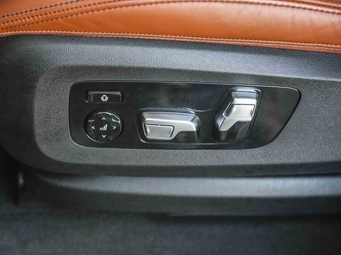 Used 2025 BMW X5 xDrive50e w/ Executive Package image 18