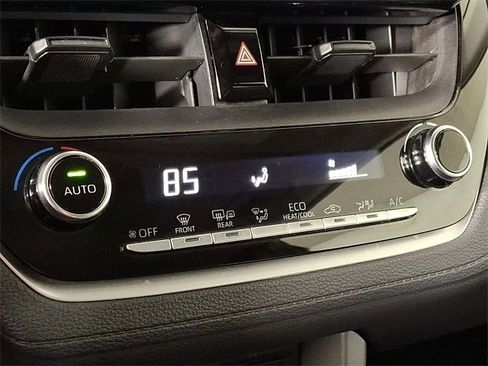 Used 2022 Toyota Corolla Cross LE image 17