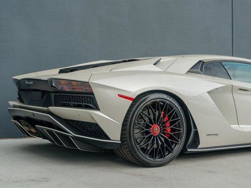Used 2017 Lamborghini Aventador S image 43