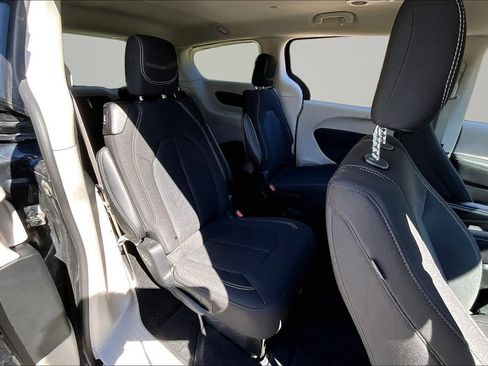Used 2024 Chrysler Voyager LX FWD image 22