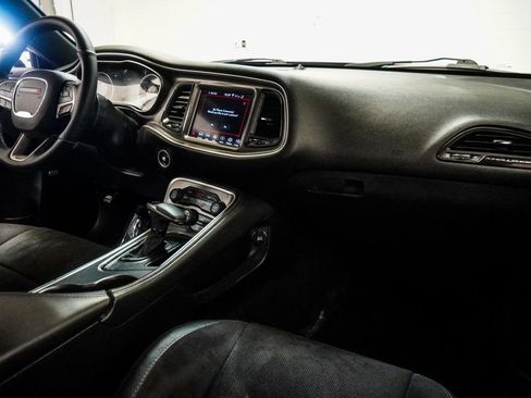 Used 2019 Dodge Challenger GT w/ Plus Package RWD image 7