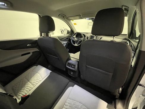 Used 2021 Chevrolet Equinox LS AWD/4WD image 24