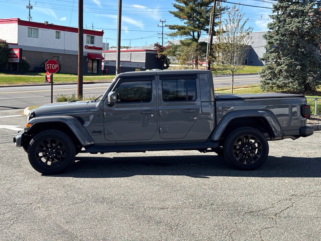 Used 2023 Jeep Gladiator Overland AWD/4WD image 4