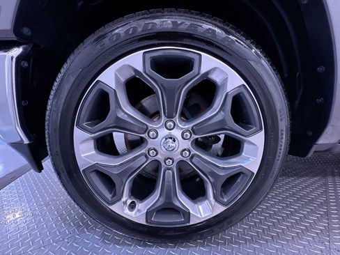 Used 2019 RAM 1500 Limited AWD/4WD image 2