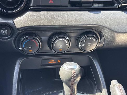 Used 2016 MAZDA MX-5 Miata Sport image 14