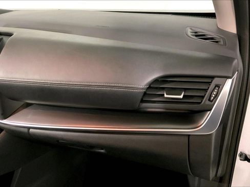 Used 2025 Nissan Rogue SV AWD/4WD image 16