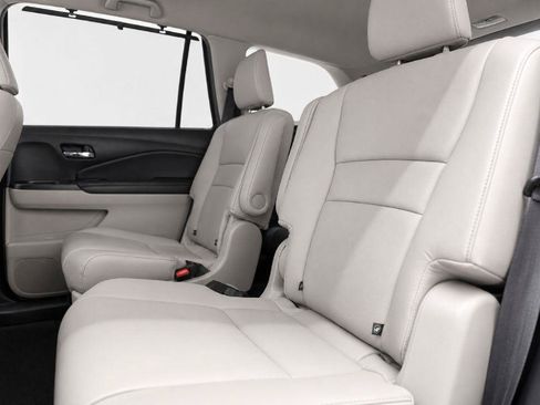Used 2020 Honda Pilot Touring image 25