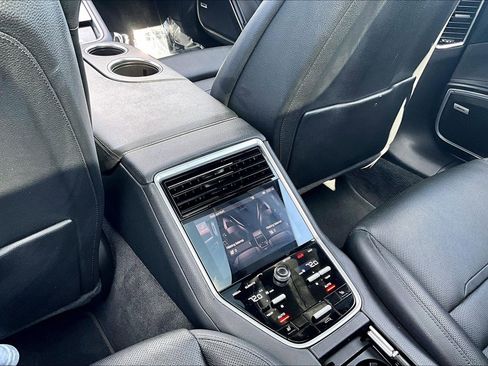Used 2019 Porsche Panamera 4 image 33