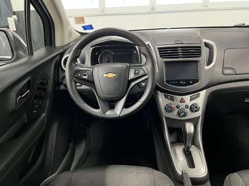 Used 2015 Chevrolet Trax LT FWD image 9