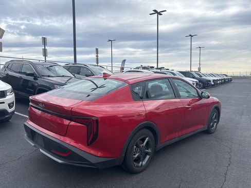 Certified 2025 Kia K4 LXS image 2