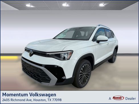 New 2026 Volkswagen Taos SE image 1