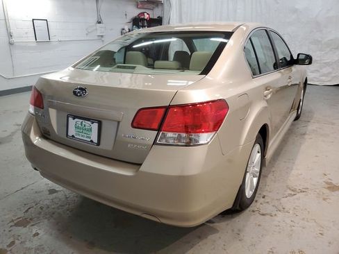 Used 2010 Subaru Legacy 2.5i Premium image 6