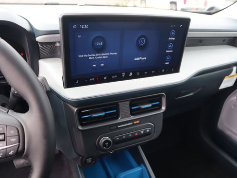 New 2026 Ford Maverick XLT w/ XLT Luxury Package image 5