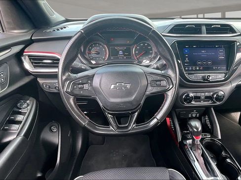 Used 2021 Chevrolet TrailBlazer RS w/ Sun and Liftgate Package image 8