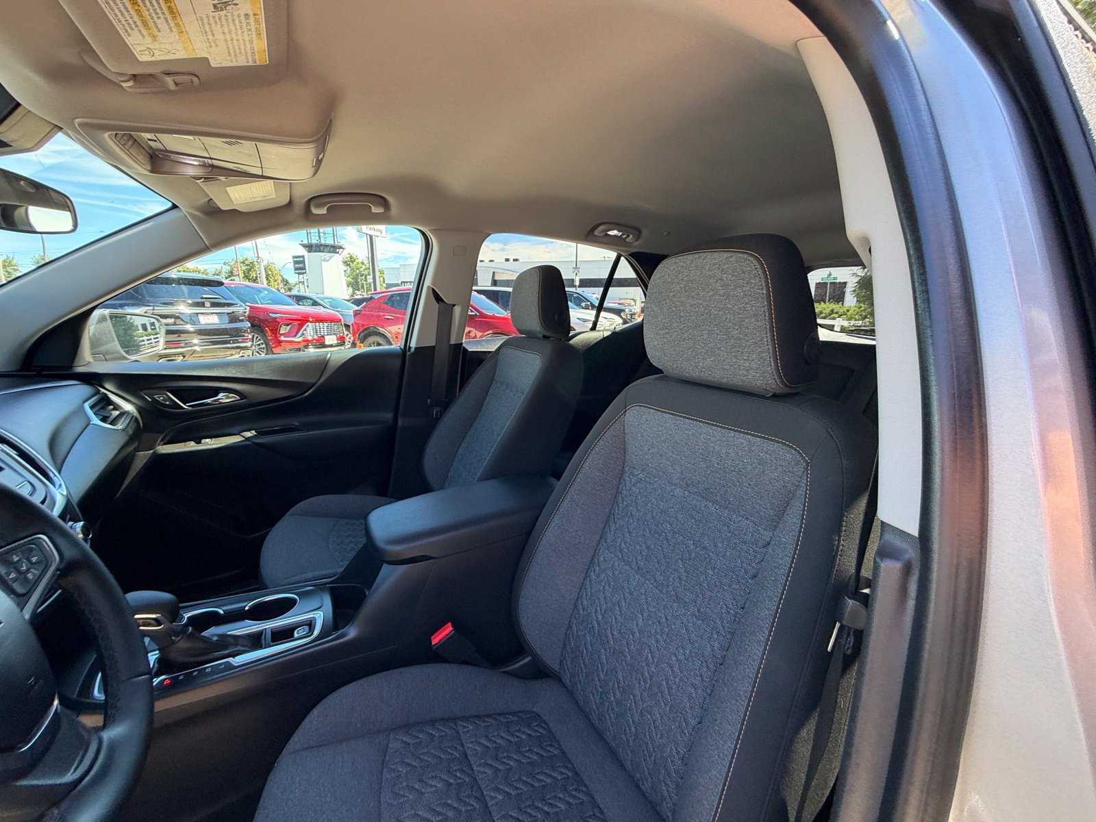 Used 2024 Chevrolet Equinox LT w/ LPO, Floor Liner Package FWD image 11