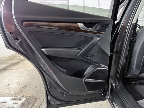 Used 2018 Audi Q5 2.0T Premium Plus w/ Premium Plus Package image 23