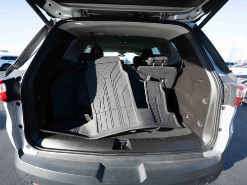 Used 2019 Chevrolet Traverse LT image 28