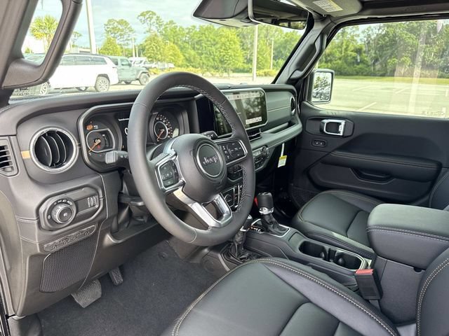 New 2026 Jeep Wrangler Unlimited Sahara w/ Whitecap Package AWD/4WD image 21