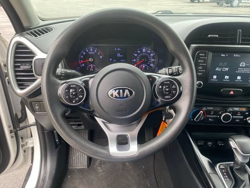 Used 2021 Kia Soul LX FWD image 18