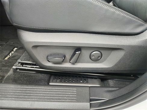 Used 2025 Nissan Rogue SL w/ Tech Package image 20