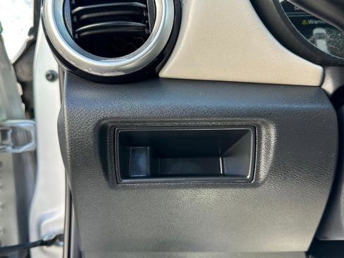 Used 2020 Nissan Versa SV image 29