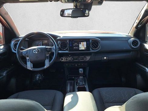 Used 2018 Toyota Tacoma TRD Off-Road image 16