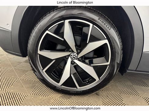 Used 2025 Volkswagen ID.4 Pro S AWD/4WD image 24