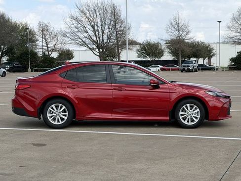 Used 2025 Toyota Camry LE w/ Convenience Package image 3