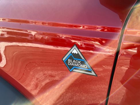 Used 2024 Ford Bronco Black Diamond image 8