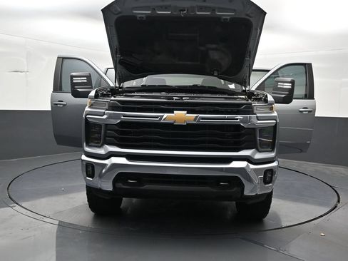 Used 2025 Chevrolet Silverado 2500 LT AWD/4WD image 41