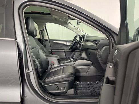 Used 2022 Ford Escape Titanium image 32