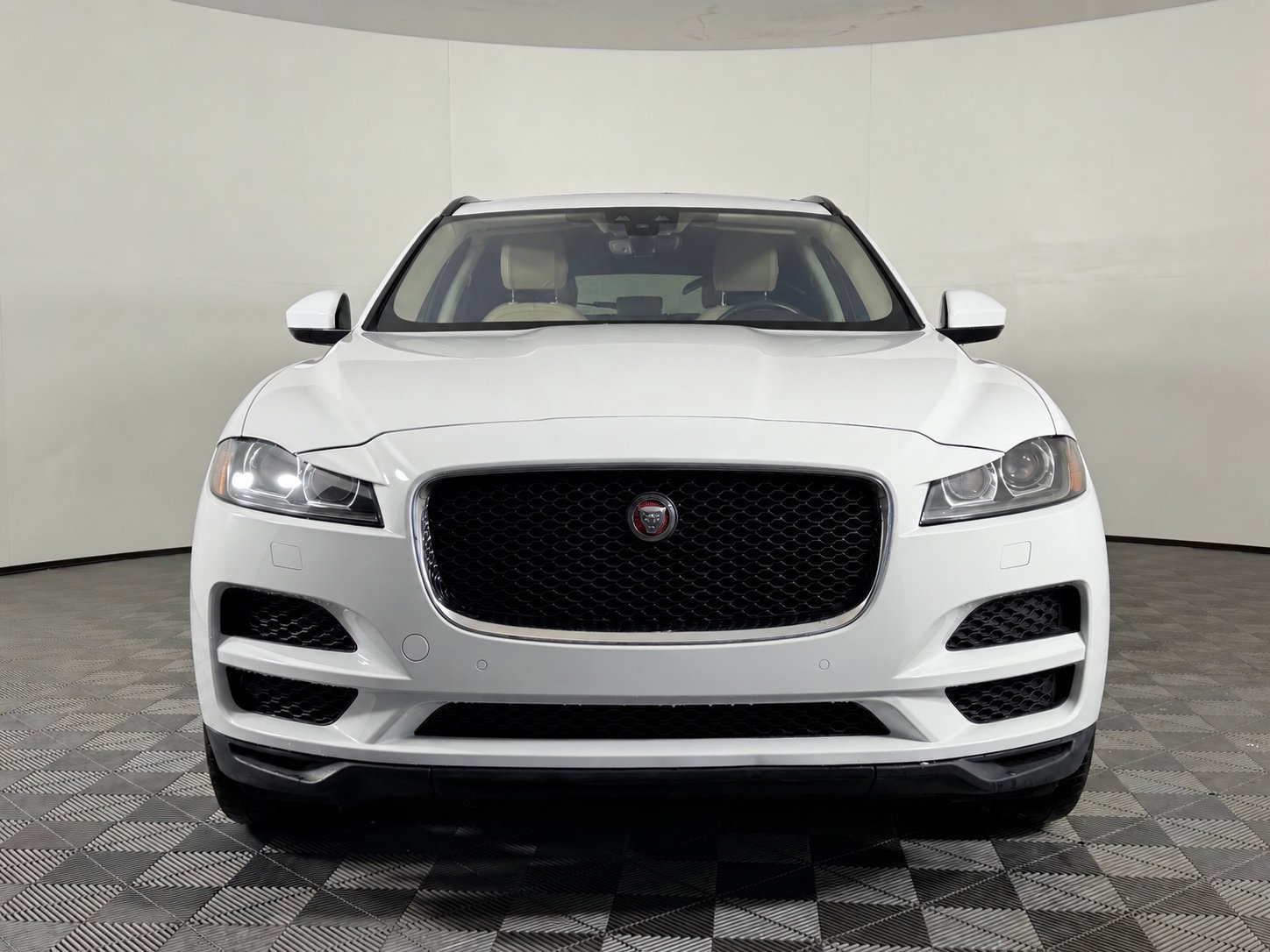 Used 2020 Jaguar F-PACE Prestige AWD/4WD image 2