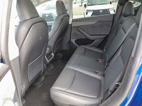 Used 2026 Tesla Model Y Long Range image 18