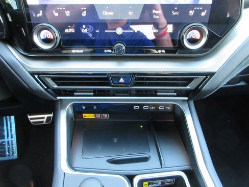 New 2026 Lexus TX 500h AWD image 47
